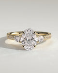MET 0116 Oval Three Stone Engagement Ring