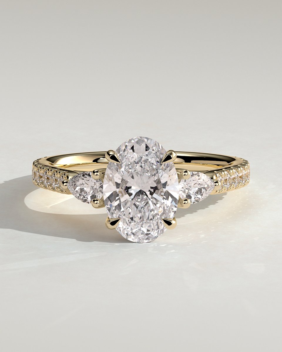 MET 0116 Oval Three Stone Engagement Ring