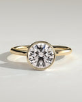 MET 0090 Round Solitaire Engagement Ring