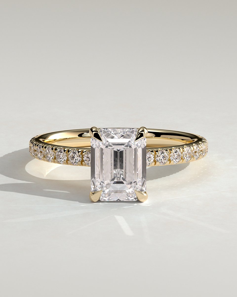 MET 0113 Emerald Solitaire Engagement Ring