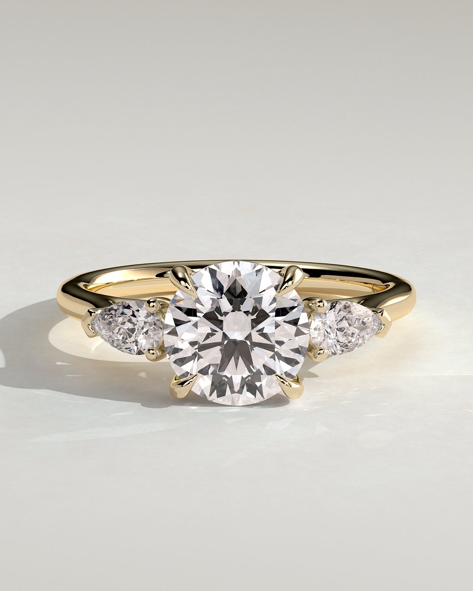 MET 0263 Round Three Stone Engagement Ring