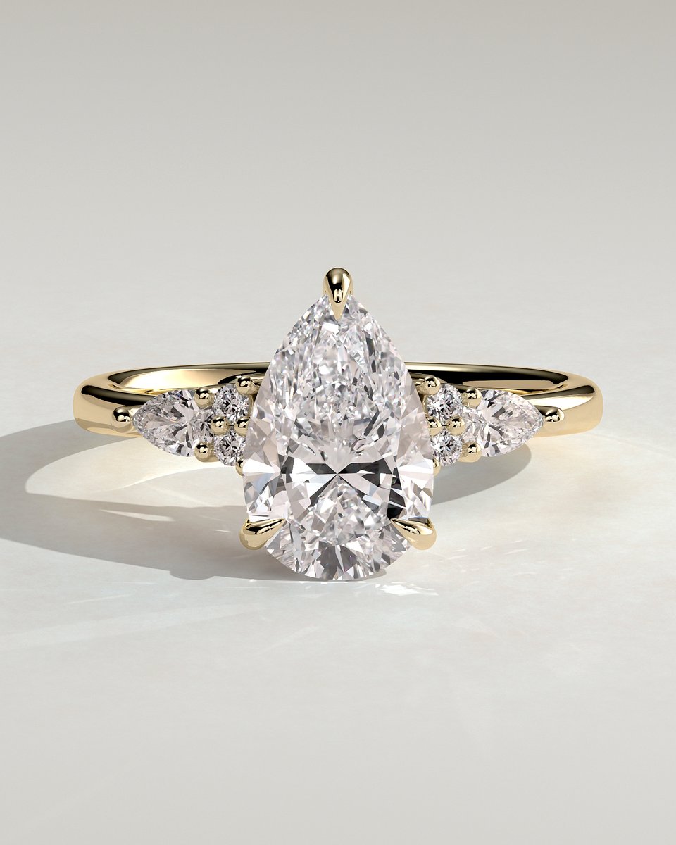 MET 0338 Pear Three Stone Engagement Ring