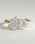 MET 0255 Pear Toi et Moi Engagement Ring