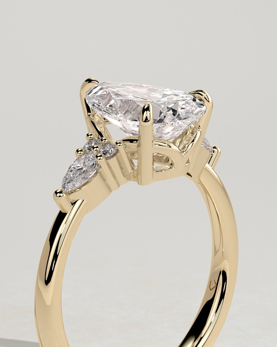 MET 0338 Pear Three Stone Engagement Ring