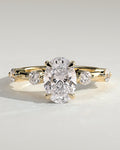 MET 0212 Oval Solitaire Engagement Ring