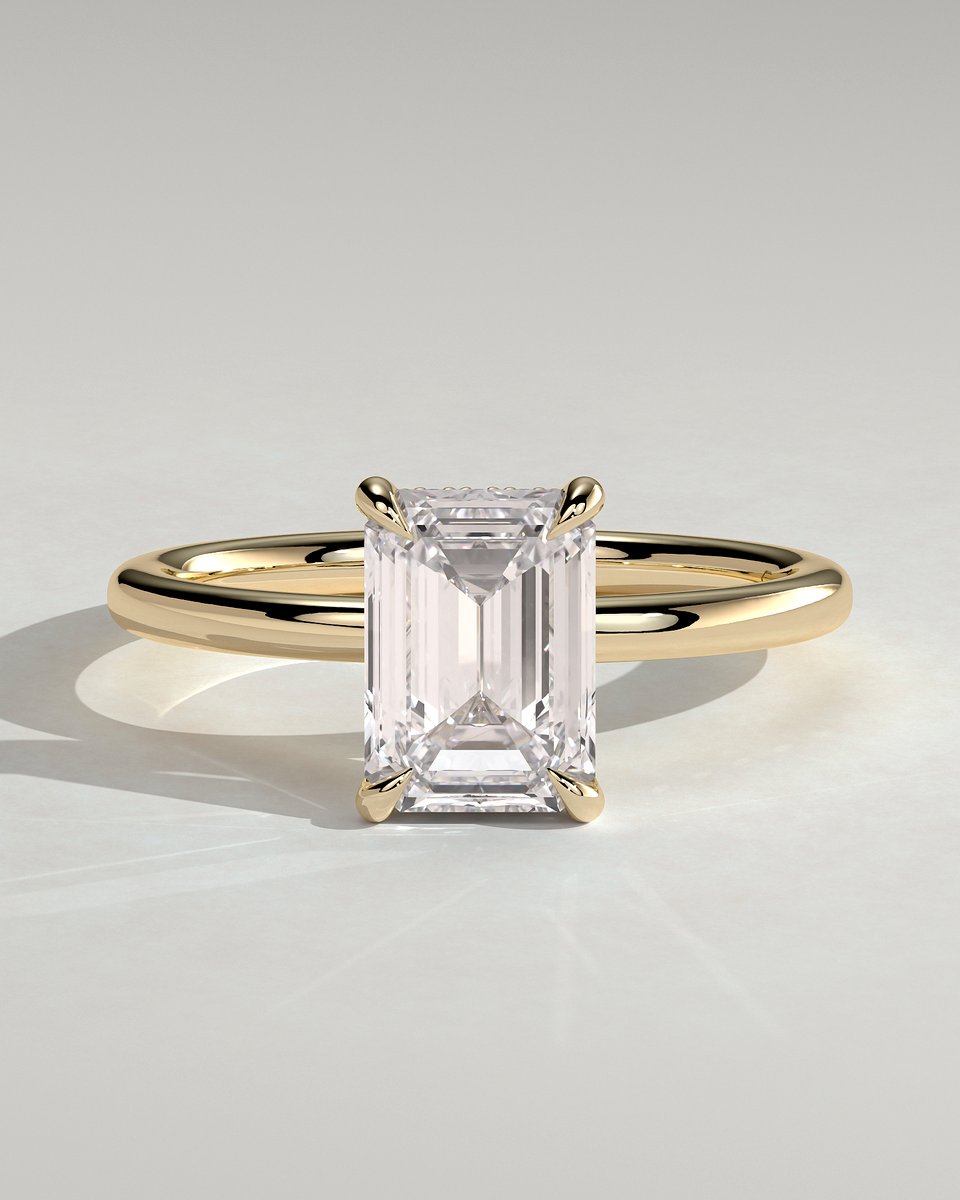 MET 0023 Emerald Solitaire Engagement Ring