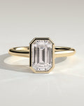 MET 0016 Emerald Solitaire Engagement Ring