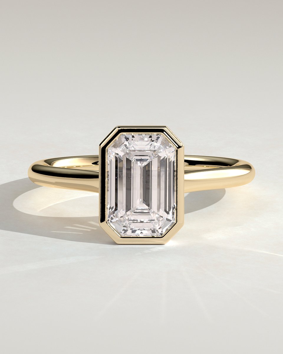 MET 0016 Emerald Solitaire Engagement Ring