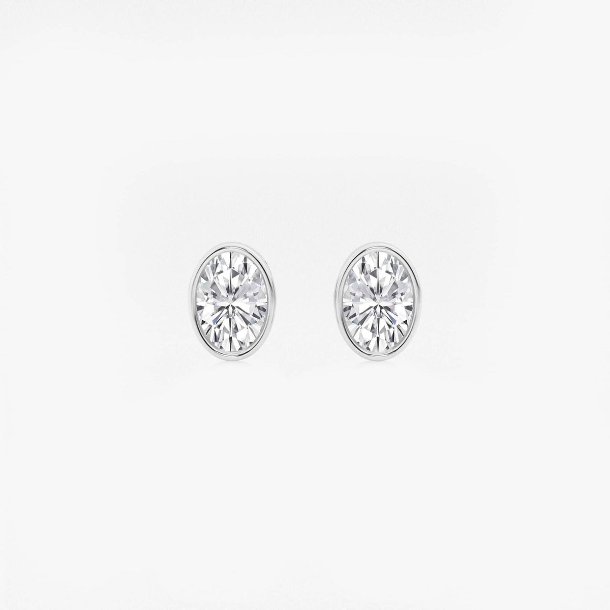 MET Bezel Set Solitaire Laboratuvar Pırlanta Küpe - image 63
