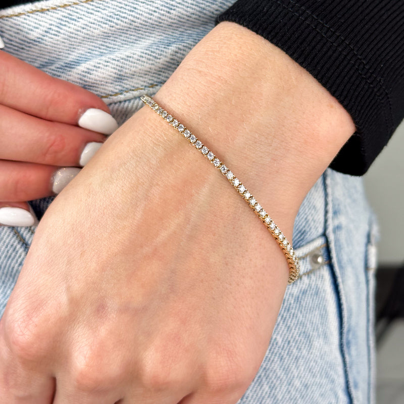 MET-WB-0037 Yellow — LGB200011-hand.jpg