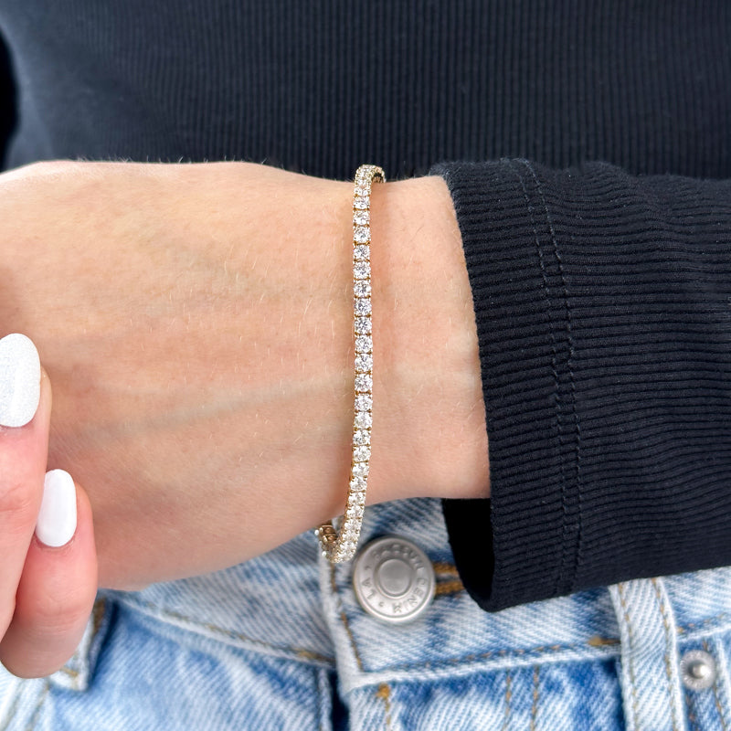 MET-WB-0029 Yellow — LGB500011-hand.jpg