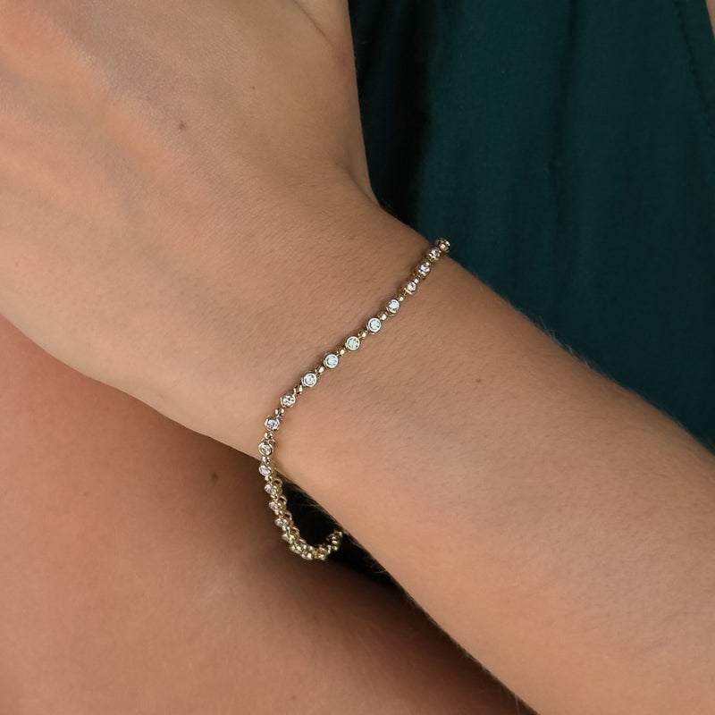 MET-WB-0012 Yellow Gold — LGBT0130-hand.jpg
