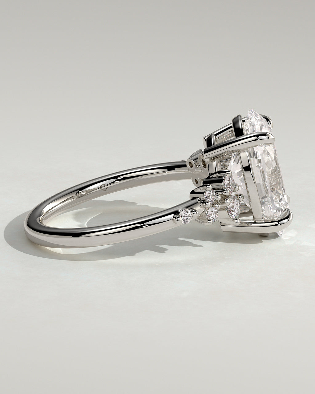 MET 0003 - 4 ct center stone - 18K white gold source reference - setting detail view