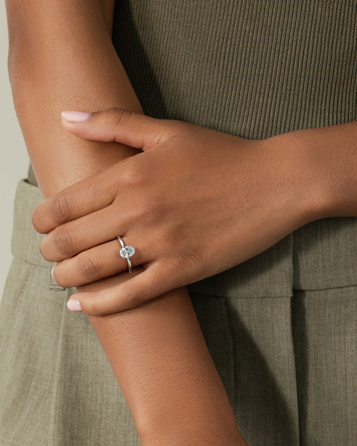 MET 0076 - 1 ct source configuration - 18k White Gold source reference - lifestyle view