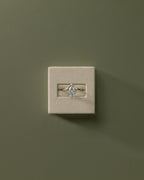 MET 0078 - 2 ct center stone - 18k Yellow Gold source reference - lifestyle view