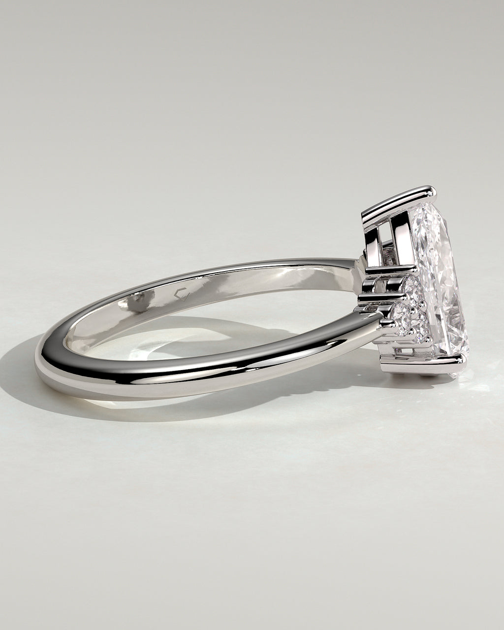 MET 0081 - 2 ct center stone - 18k White Gold source reference - setting detail view