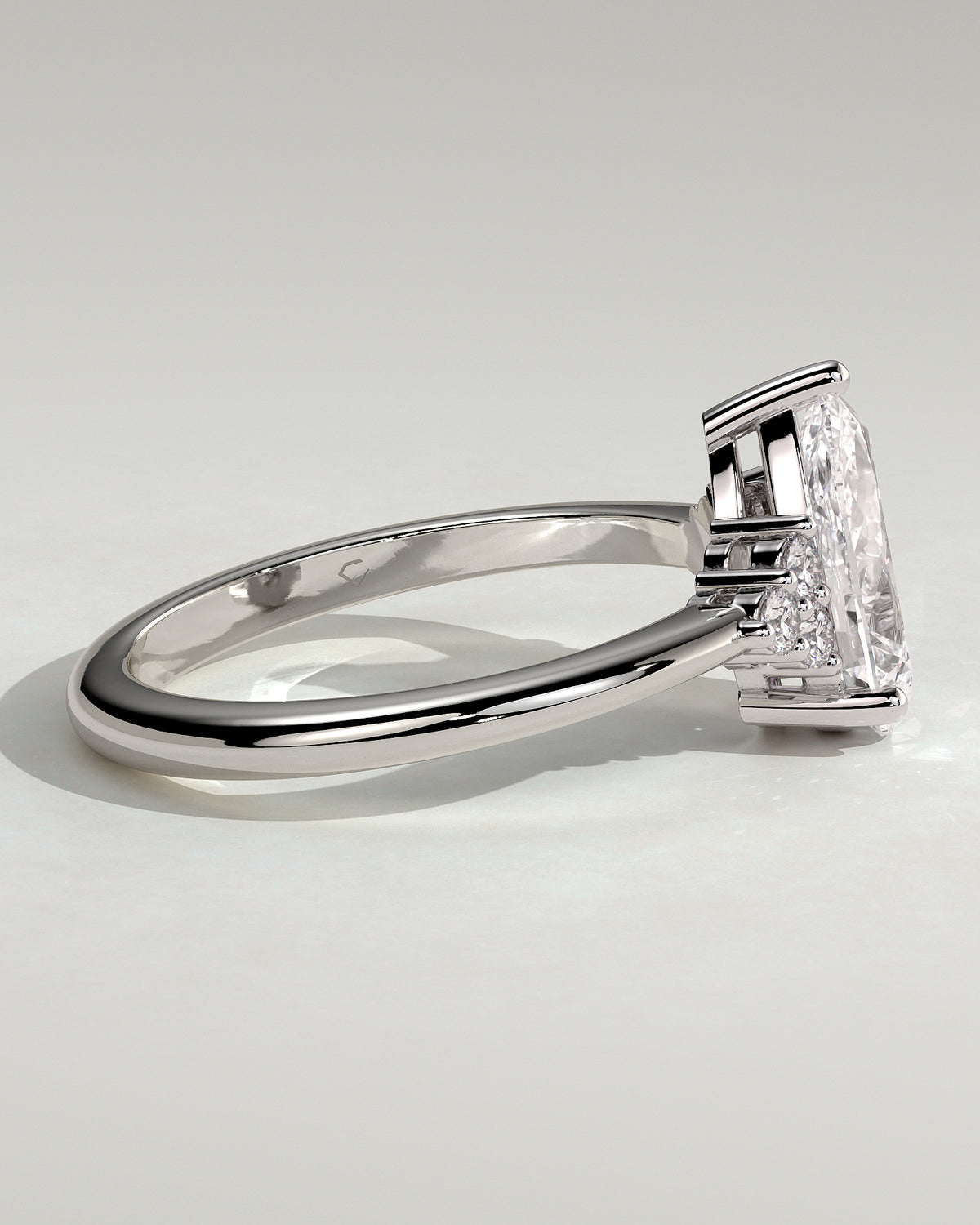 MET 0081 - 2 ct center stone - 18k White Gold source reference - setting detail view