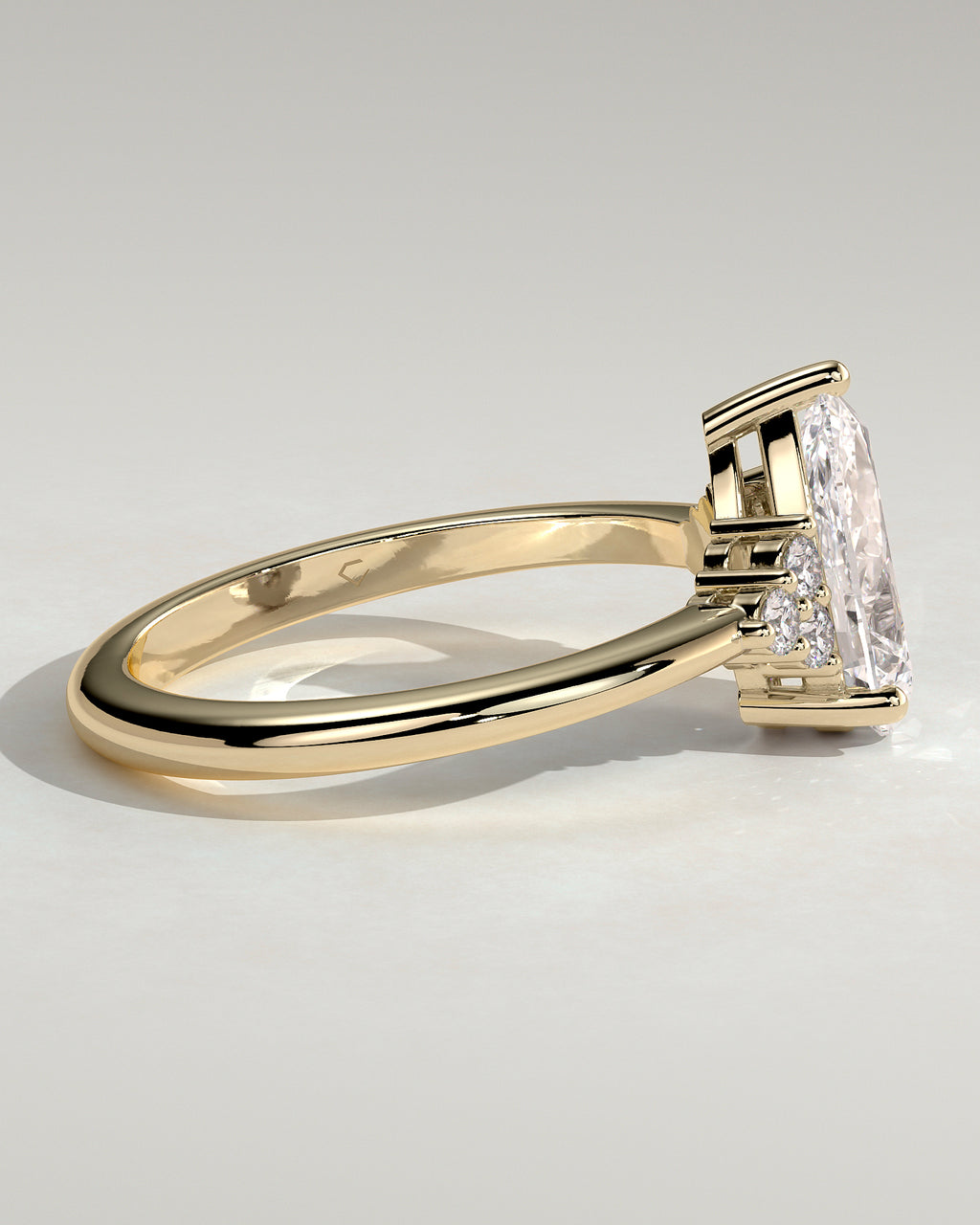 MET 0081 - 2 ct center stone - 18k Yellow Gold source reference - setting detail view