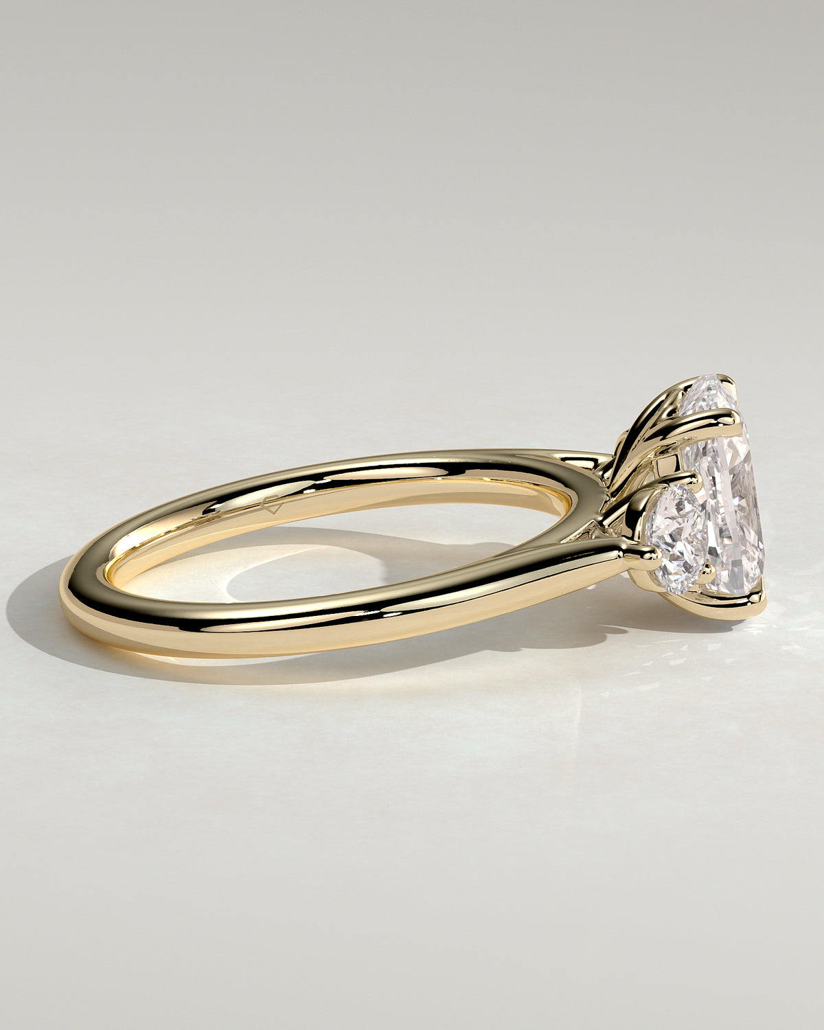 MET 0083 - 2 ct center stone - 18k Yellow Gold source reference - setting detail view
