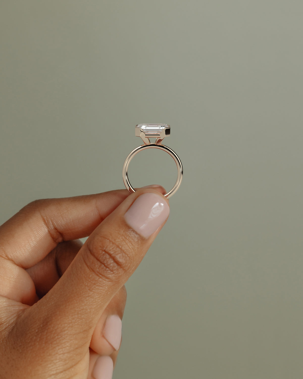 MET 0092 - 4 ct source configuration - 18k Rose Gold source reference - lifestyle view