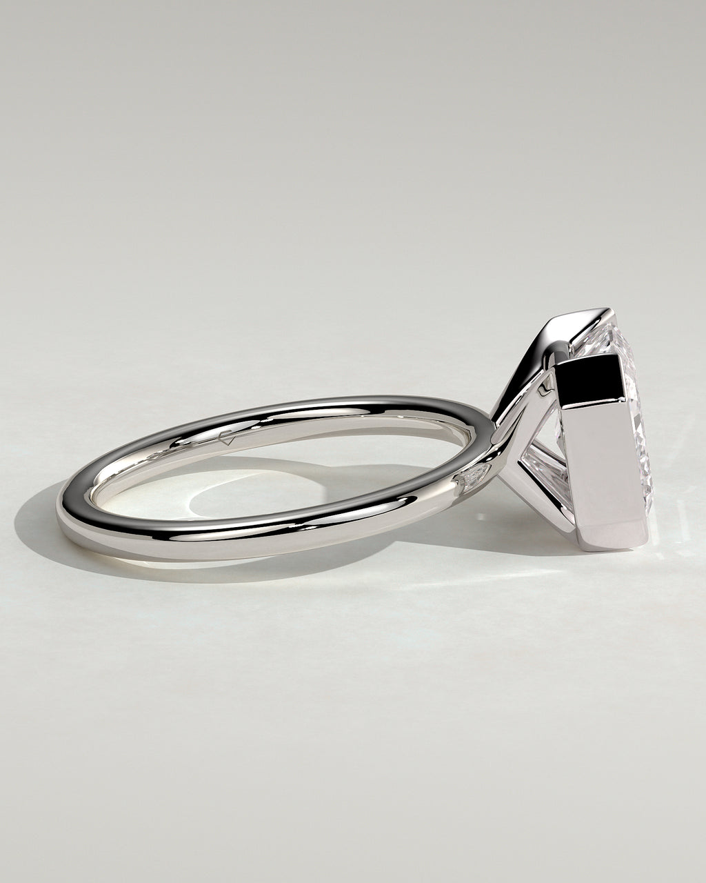 MET 0092 - 4 ct center stone - 18k White Gold source reference - setting detail view
