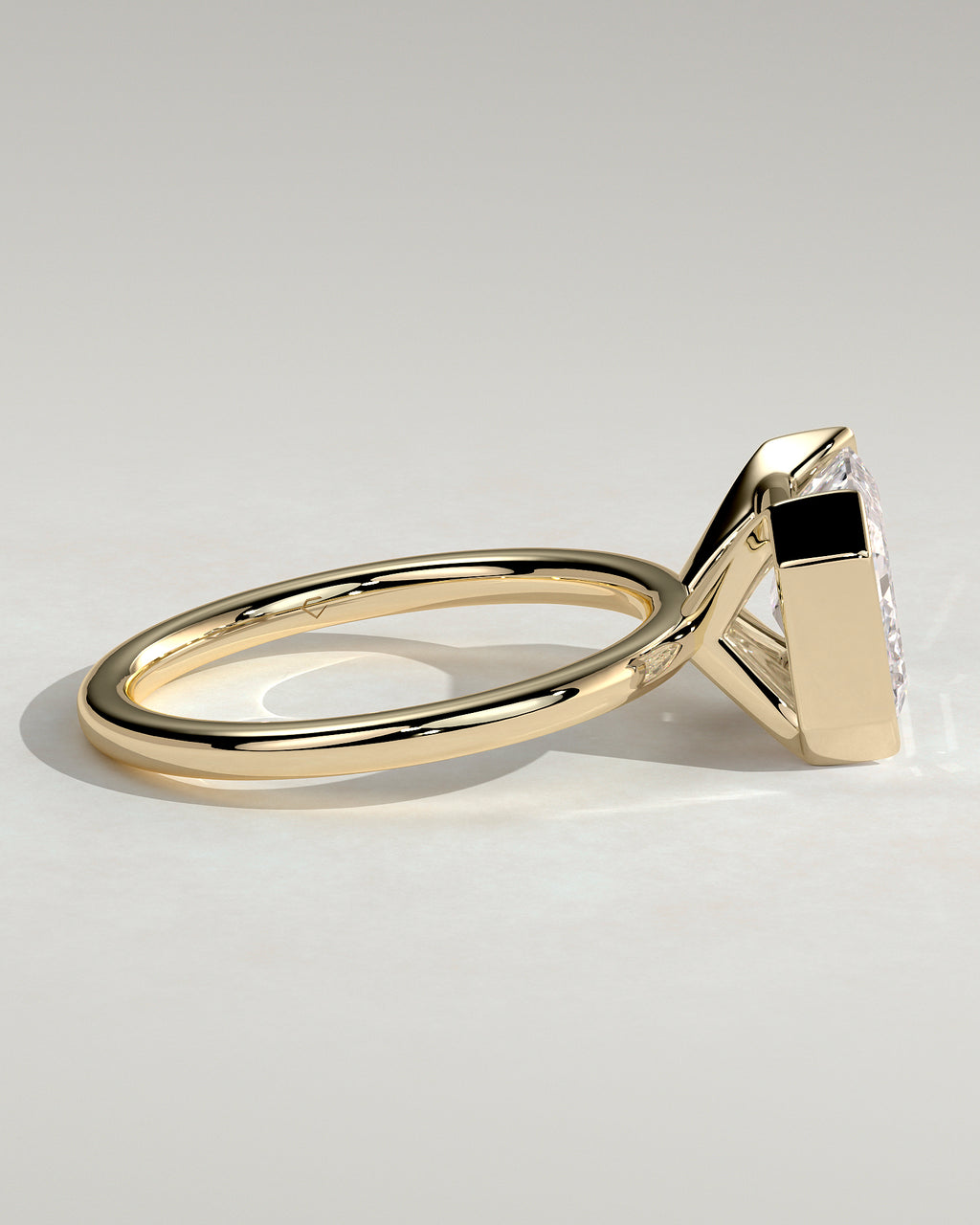 MET 0092 - 4 ct center stone - 18k Yellow Gold source reference - setting detail view