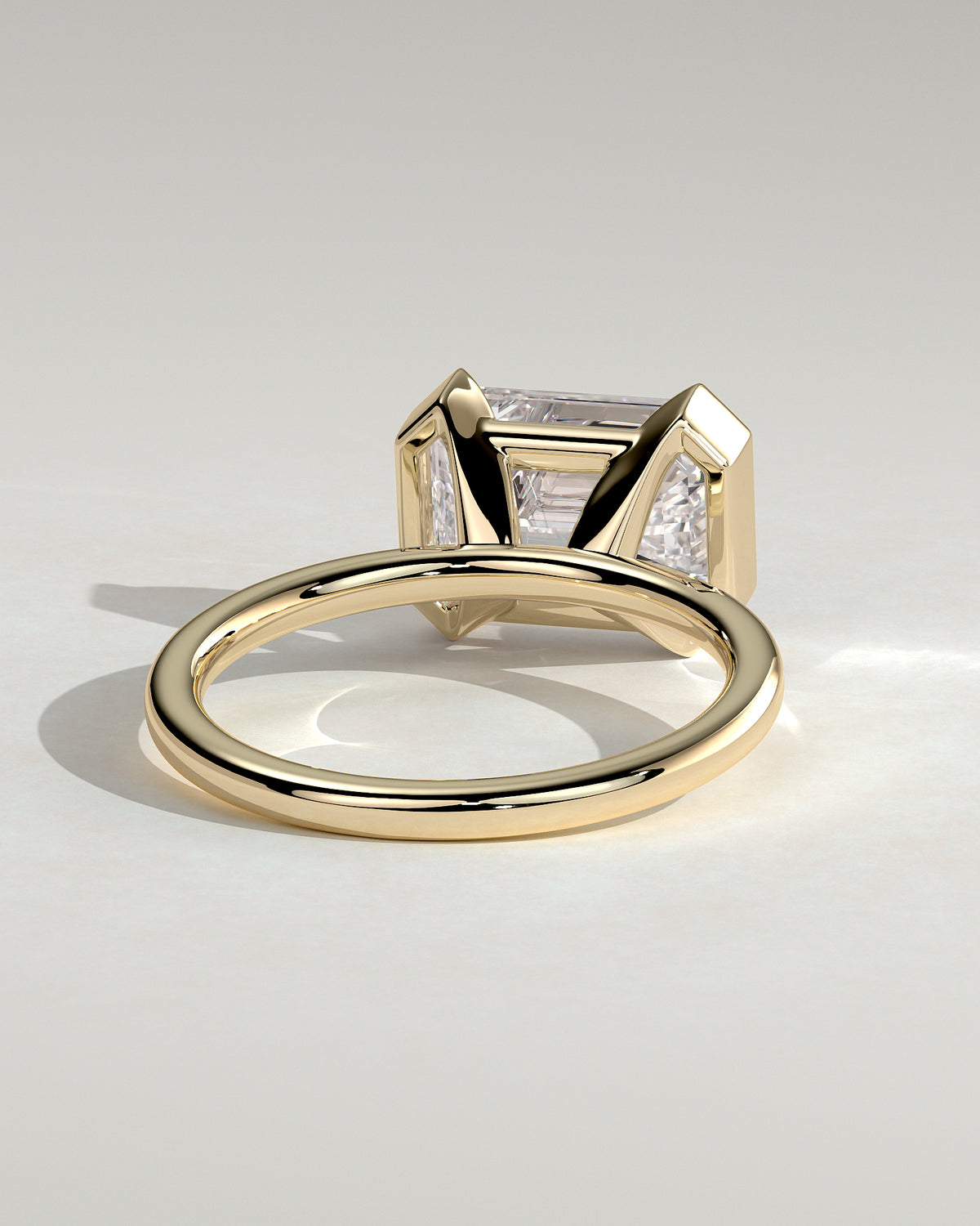 MET 0092 - 4 ct center stone - 18k Yellow Gold source reference - setting detail view