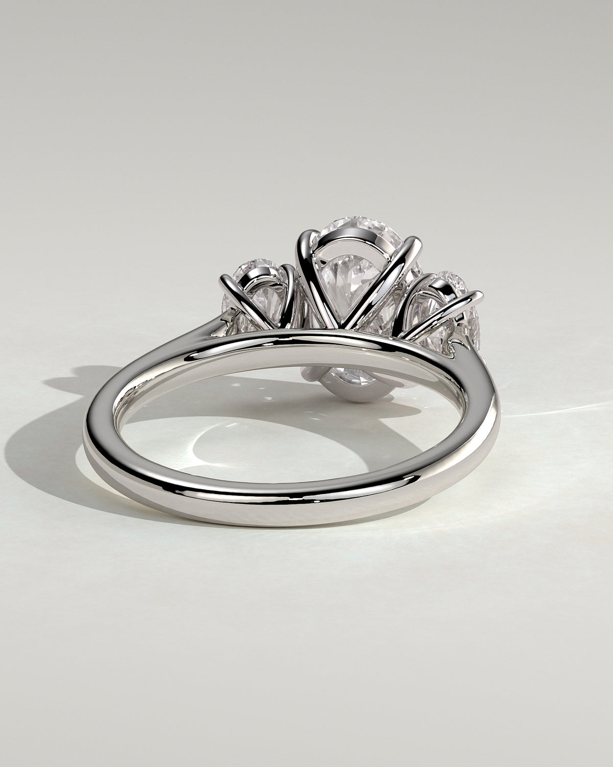 MET 0093 - 2 ct center stone - 18k White Gold source reference - setting detail view