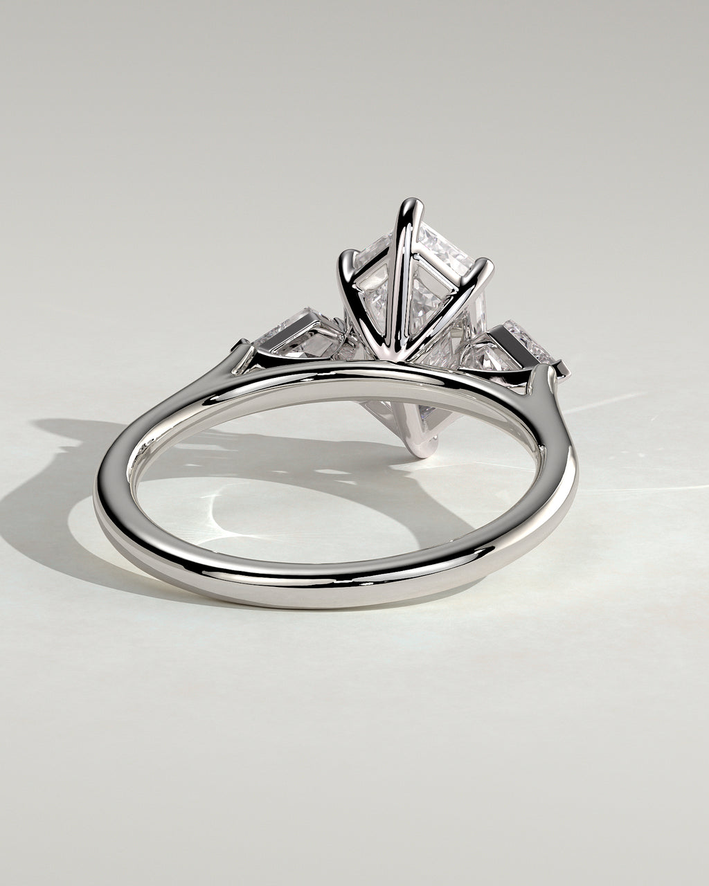 MET 0095 - 2 ct center stone - 18k White Gold source reference - setting detail view