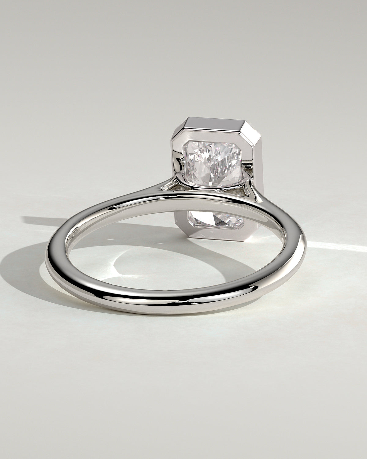 MET 0096 - 2 ct center stone - 18k White Gold source reference - setting detail view