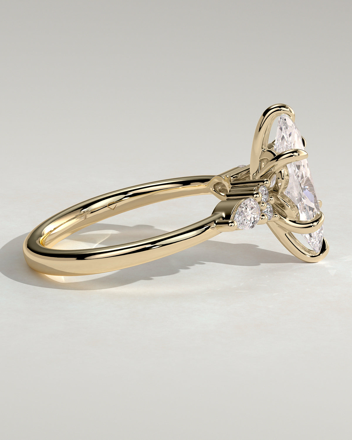 MET 0100 - 2 ct center stone - 18k Yellow Gold source reference - setting detail view