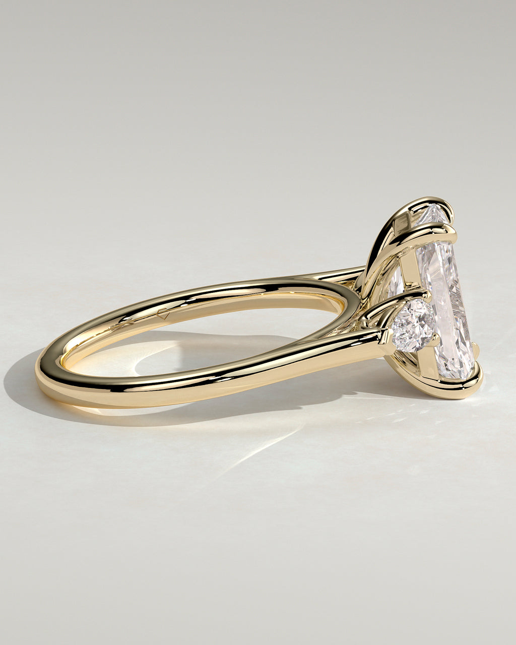 MET 0102 - 3 ct center stone - 18k Yellow Gold source reference - setting detail view