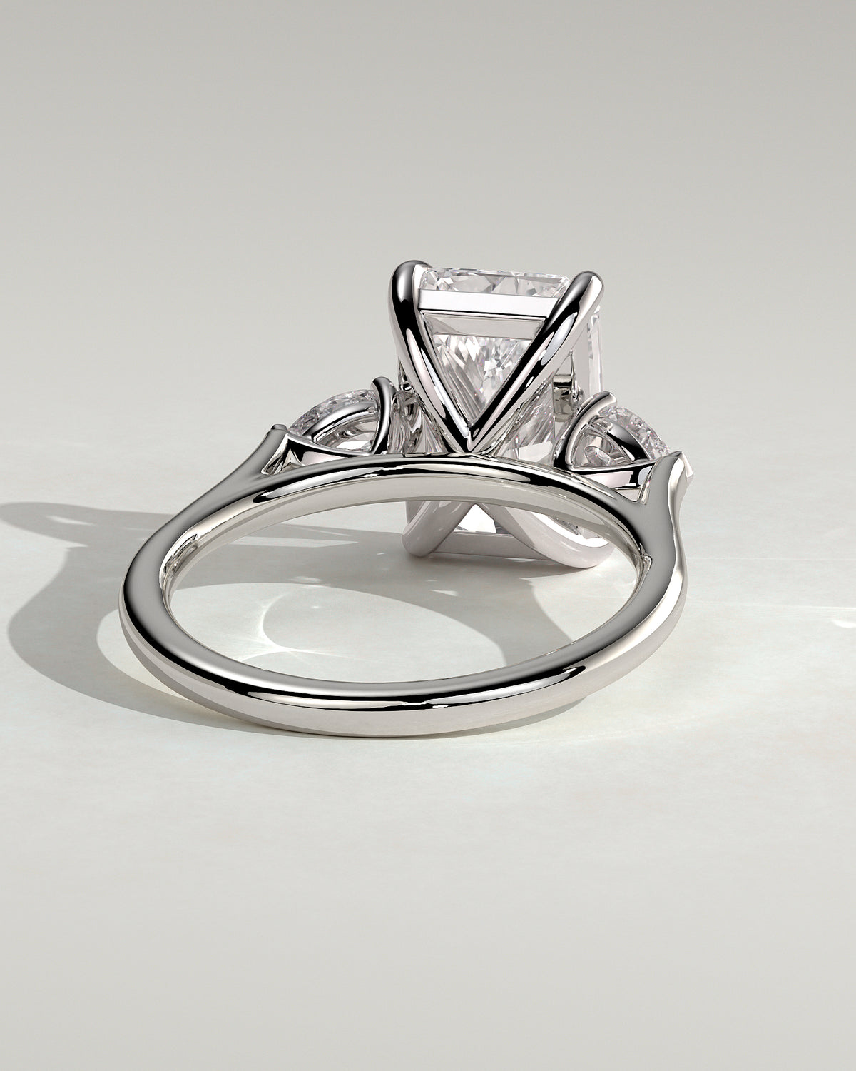 MET 0102 - 4 ct center stone - 18k White Gold source reference - setting detail view