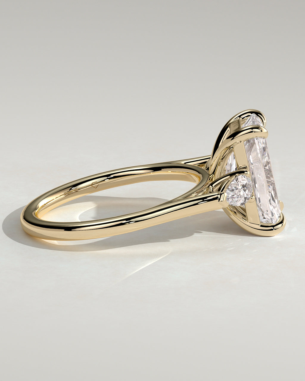 MET 0102 - 4 ct center stone - 18k Yellow Gold source reference - setting detail view