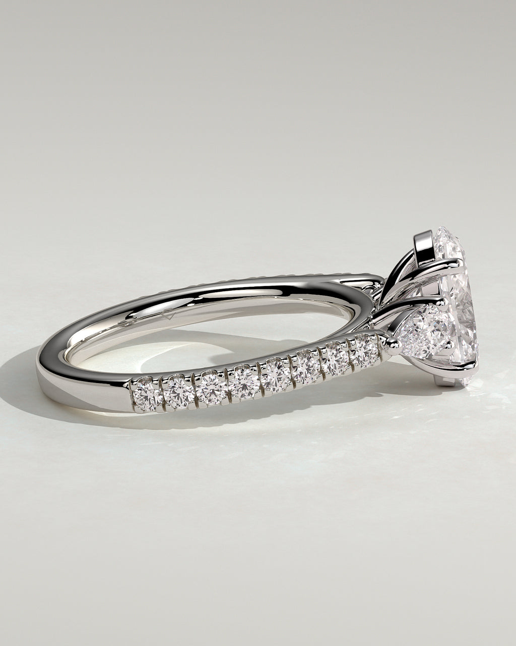 MET 0116 - 2 ct center stone - 18k White Gold source reference - setting detail view