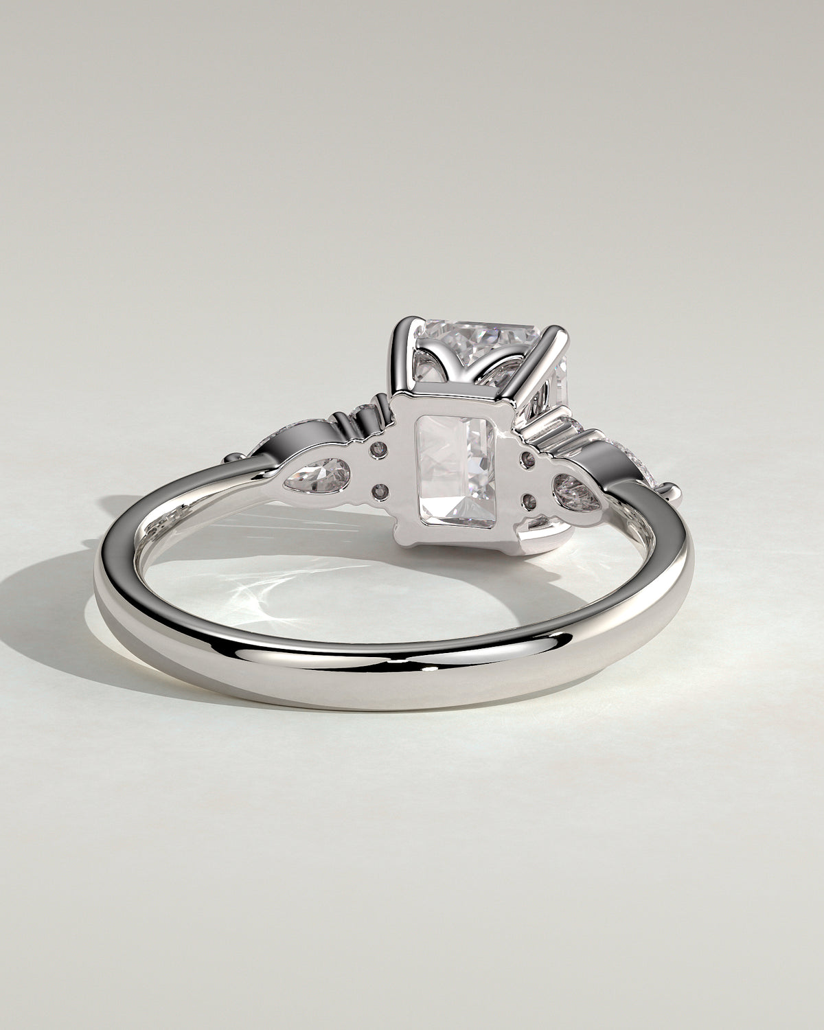 MET 0121 - 2 ct center stone - 18k White Gold source reference - setting detail view