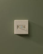 MET 0122 - 2 ct center stone - 18k Yellow Gold source reference - lifestyle view