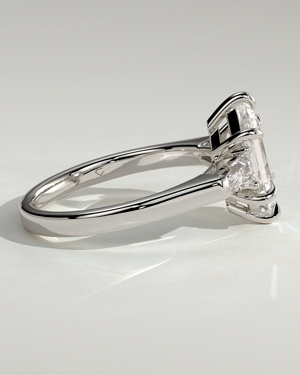 MET 0125 - 2 ct center stone - 18k White Gold source reference - setting detail view