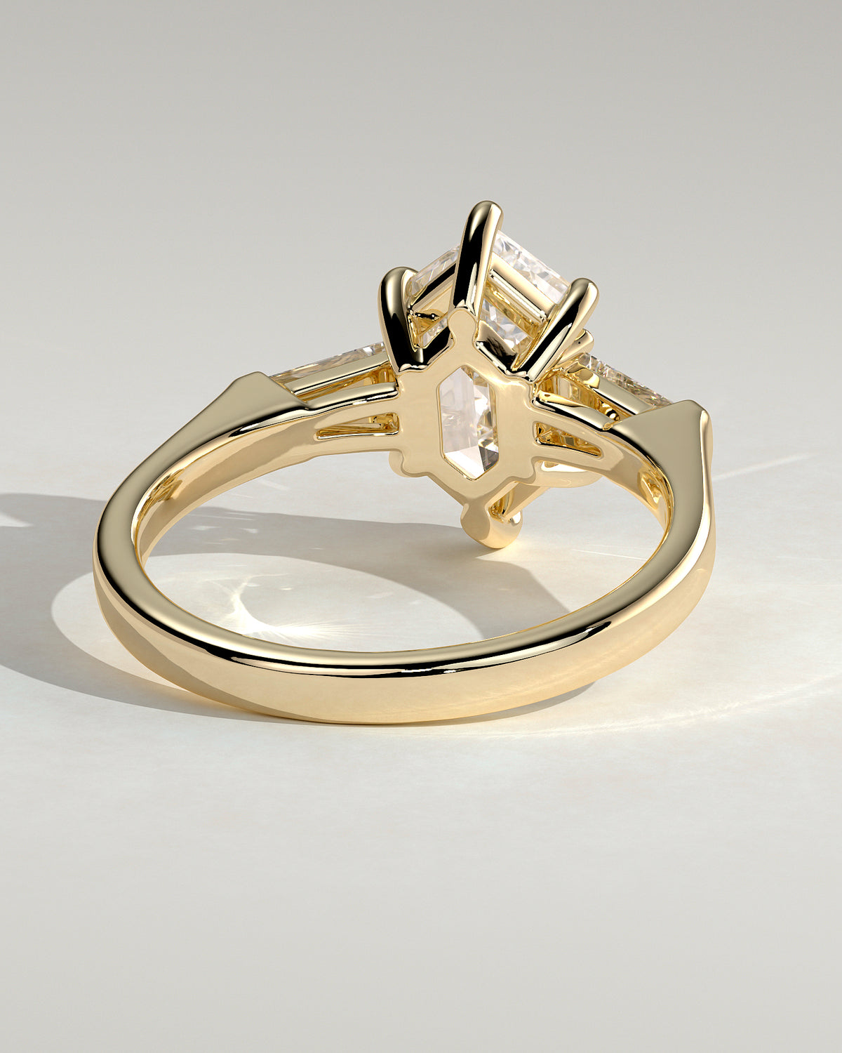 MET 0125 - 2 ct center stone - 18k Yellow Gold source reference - setting detail view