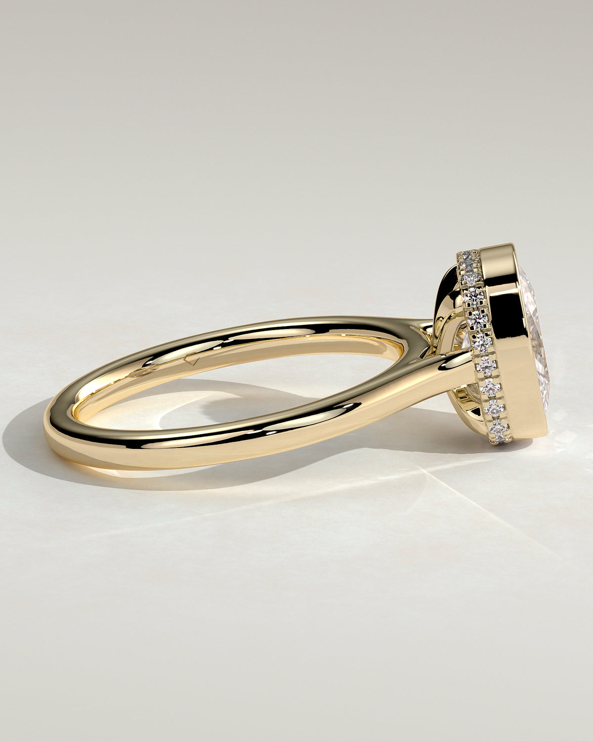 MET 0128 - 2 ct center stone - 18k Yellow Gold source reference - setting detail view