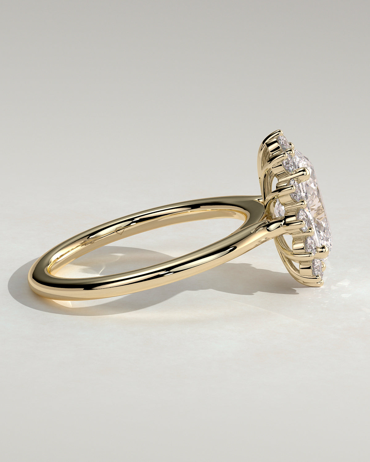 MET 0135 - 2 ct center stone - 18k Yellow Gold source reference - setting detail view