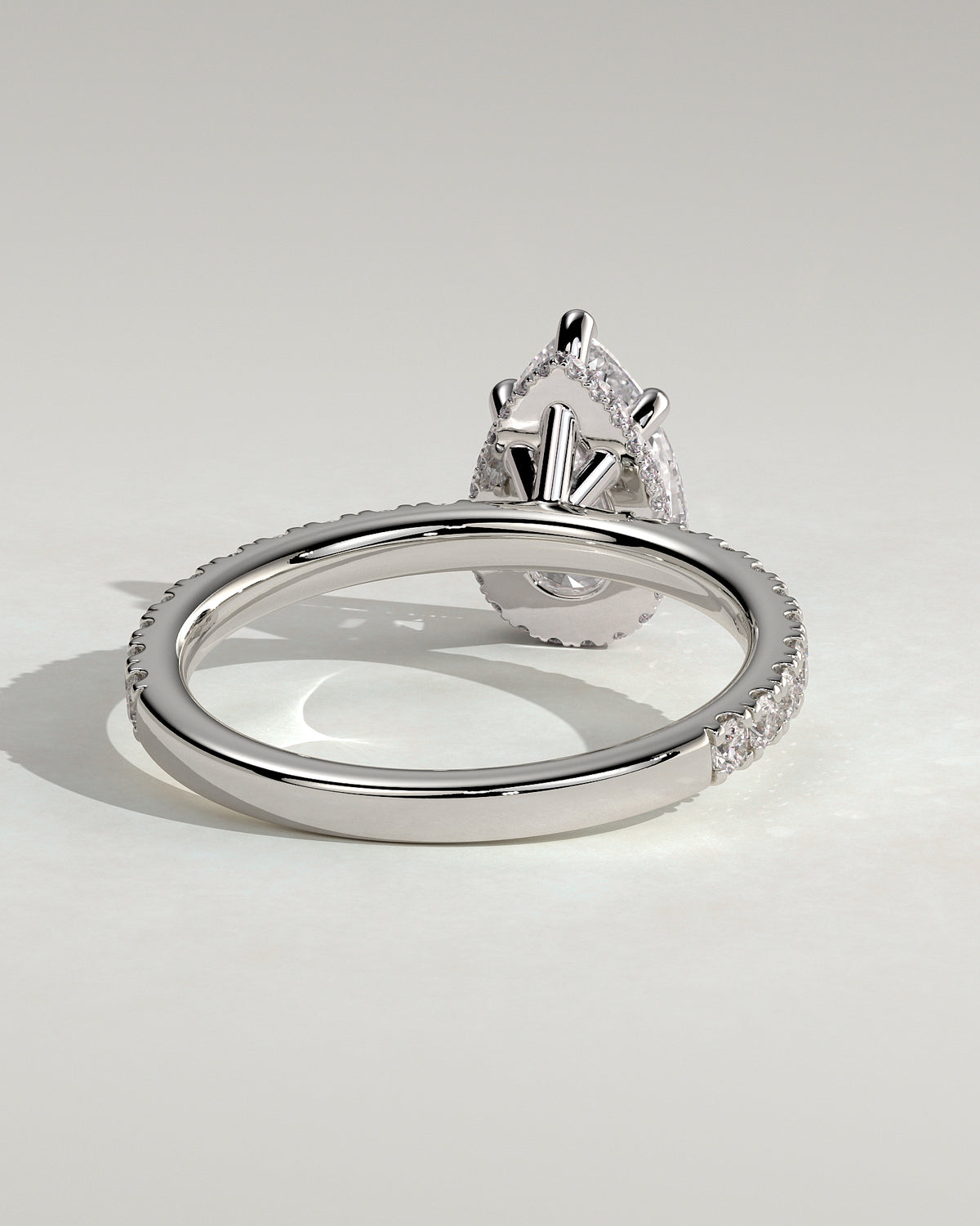 MET 0148 - 2 ct center stone - 18k White Gold source reference - setting detail view