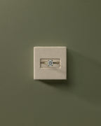 MET 0150 - 2 ct center stone - 18k Yellow Gold source reference - lifestyle view