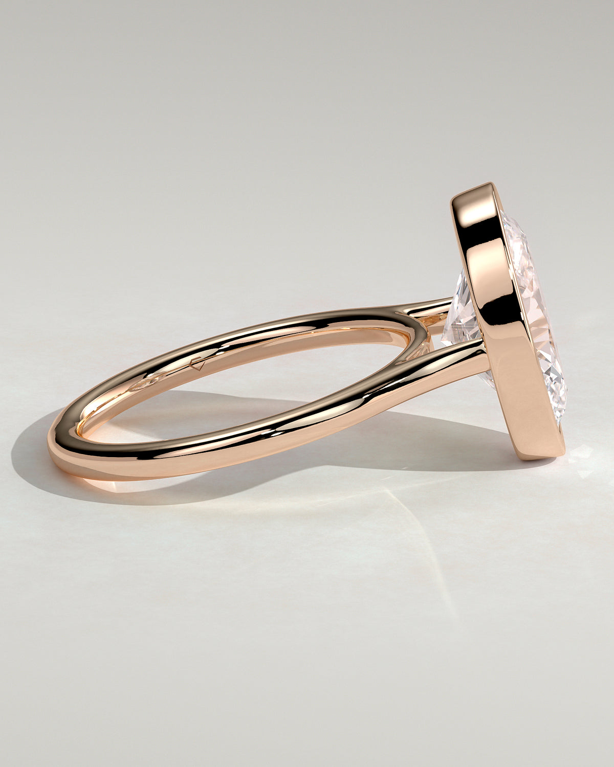 MET 0151 - 4 ct center stone - 18k Rose Gold source reference - setting detail view