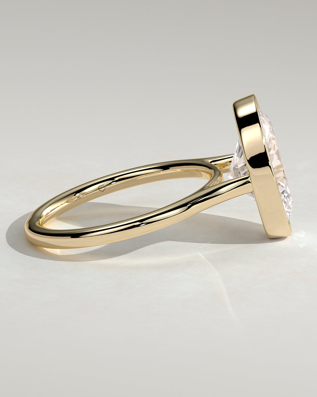 MET 0151 - 4 ct center stone - 18k Yellow Gold source reference - setting detail view