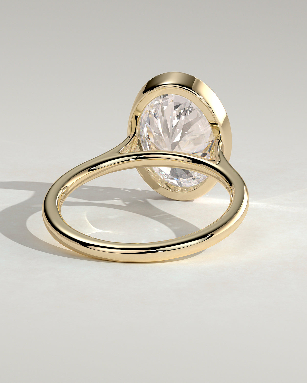 MET 0151 - 4 ct center stone - 18k Yellow Gold source reference - setting detail view