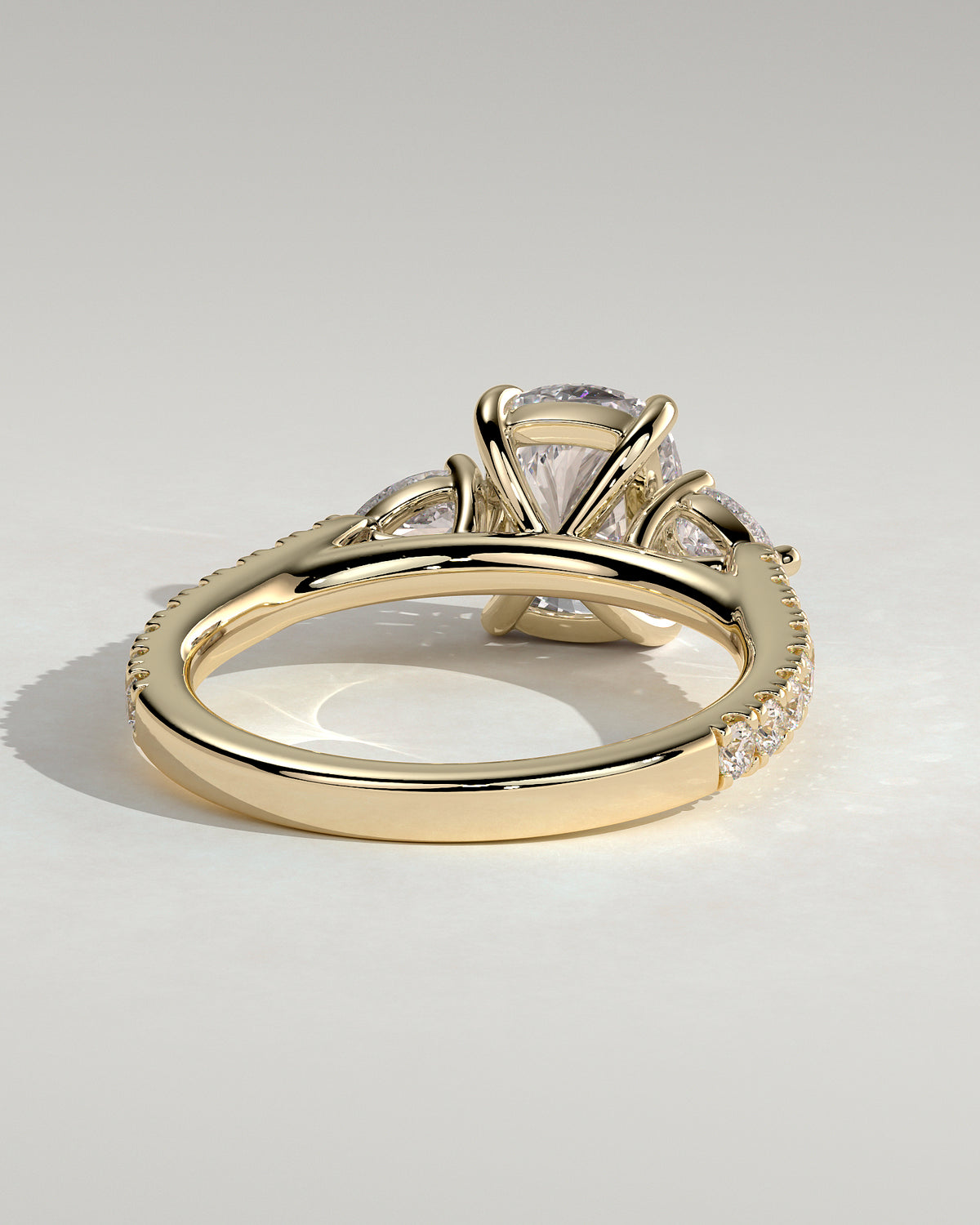 MET 0152 - 2 ct center stone - 18k Yellow Gold source reference - setting detail view