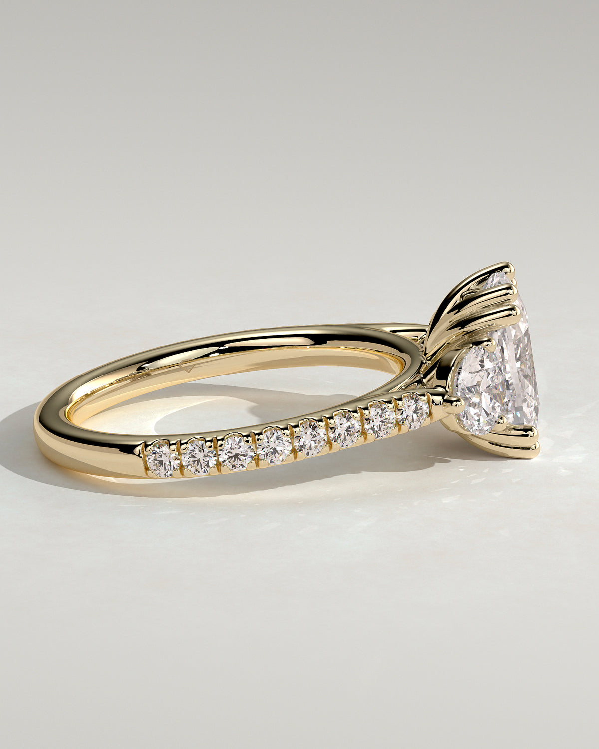 MET 0156 - 2 ct center stone - 18k Yellow Gold source reference - setting detail view