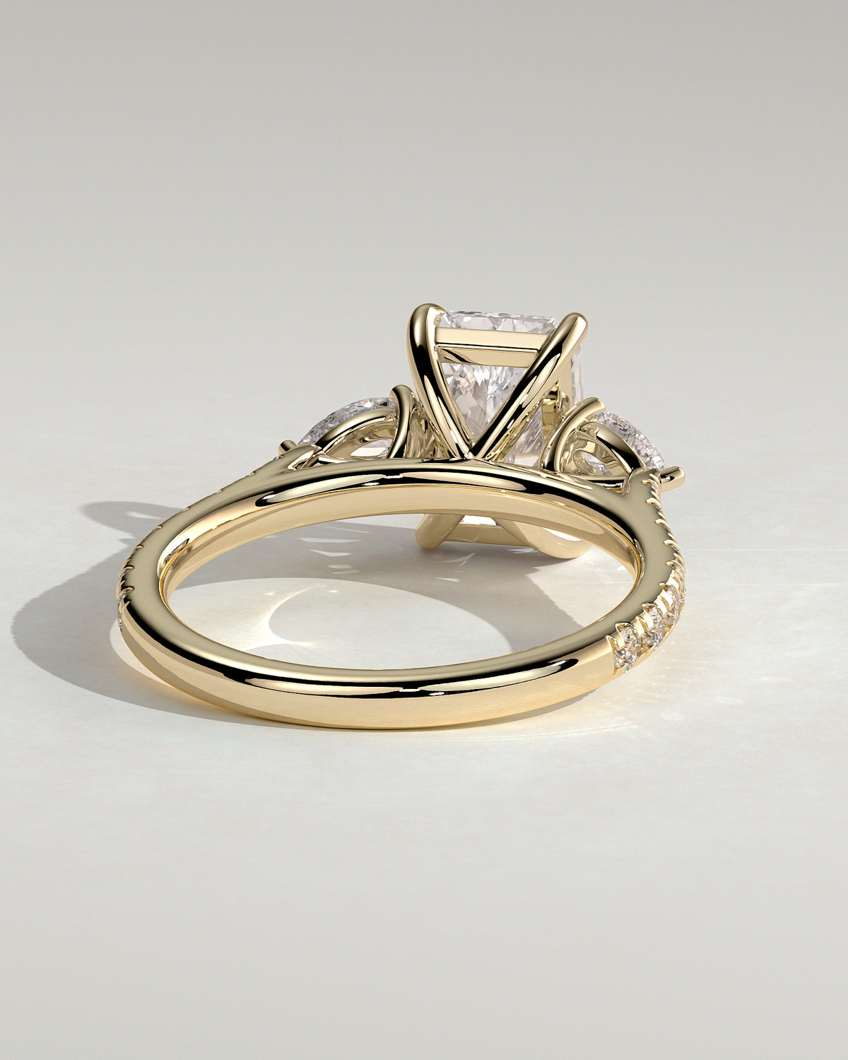 MET 0169 - 2 ct center stone - 18k Yellow Gold source reference - setting detail view
