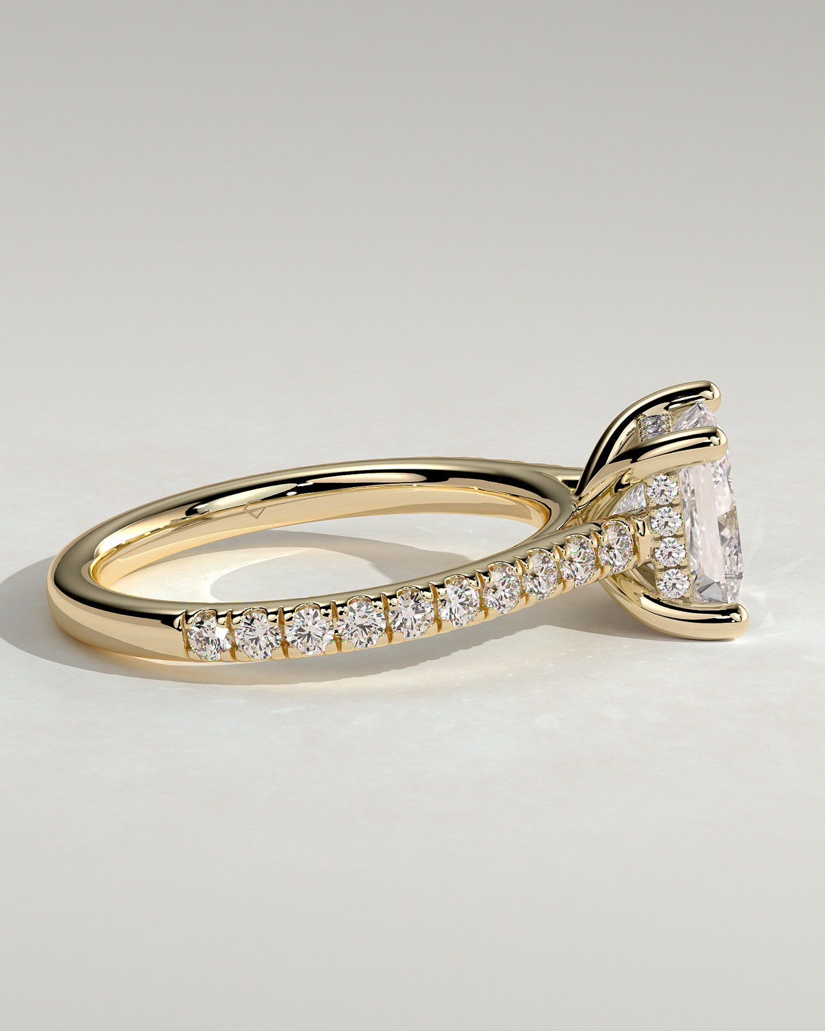 MET 0175 - 2 ct center stone - 18k Yellow Gold source reference - setting detail view